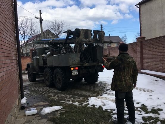 Бурение скважины Осокорки,сеноманский водоносный горизонт,72 метра.
