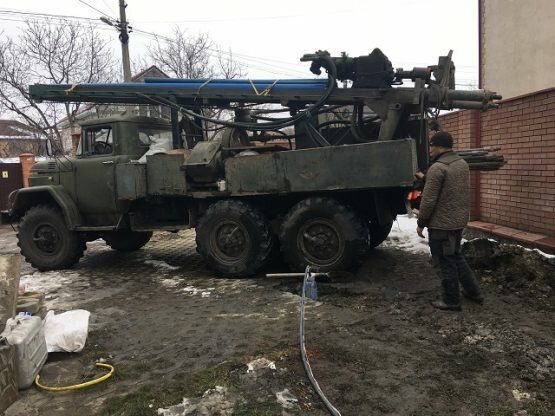 Бурение скважины Осокорки,сеноманский водоносный горизонт,72 метра.
